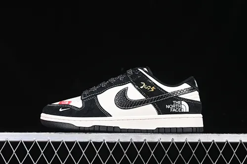 All Categories Nk SB Dunk Series Nk SB Dunk Low High-end Customized Low-top Shoes Nk SB Dunk Low Northern Year of the Snake Series Black and White Black Hook Anniversary High-end Customized Low-top Casual Shoes FC1688-210